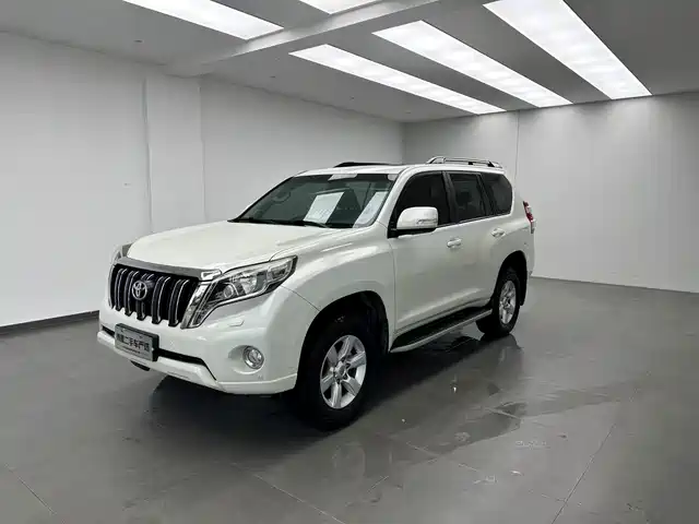 TOYOTA PRADO 2017