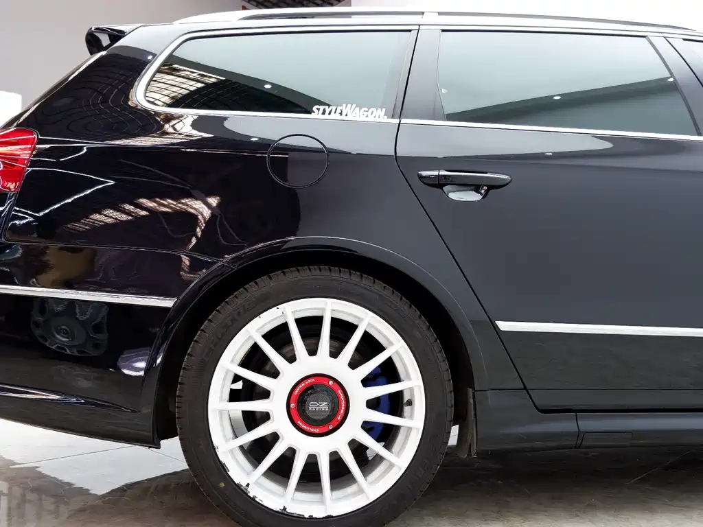 Volkswagen Passat 2008 R36