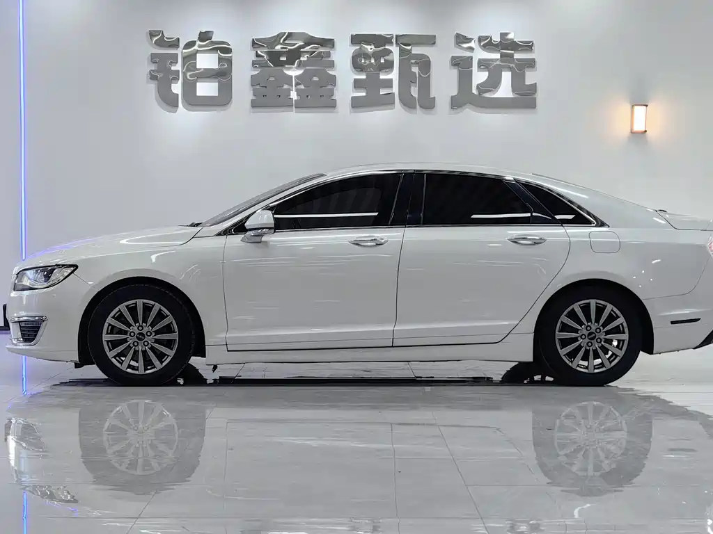 LINCOLN MKZ