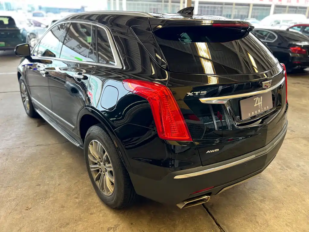 CADILLAC XT5