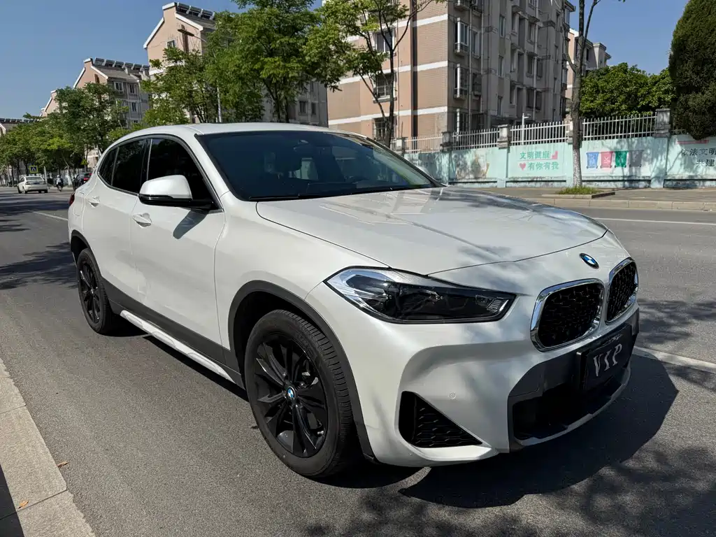 BMW X2 2023 года sDrive25i M越野套装

Пожалуйста, дайте мне знать, если вам нужна дополнительная информация или перевод на русский язык какого-либо другого текста. 26000 km 2023