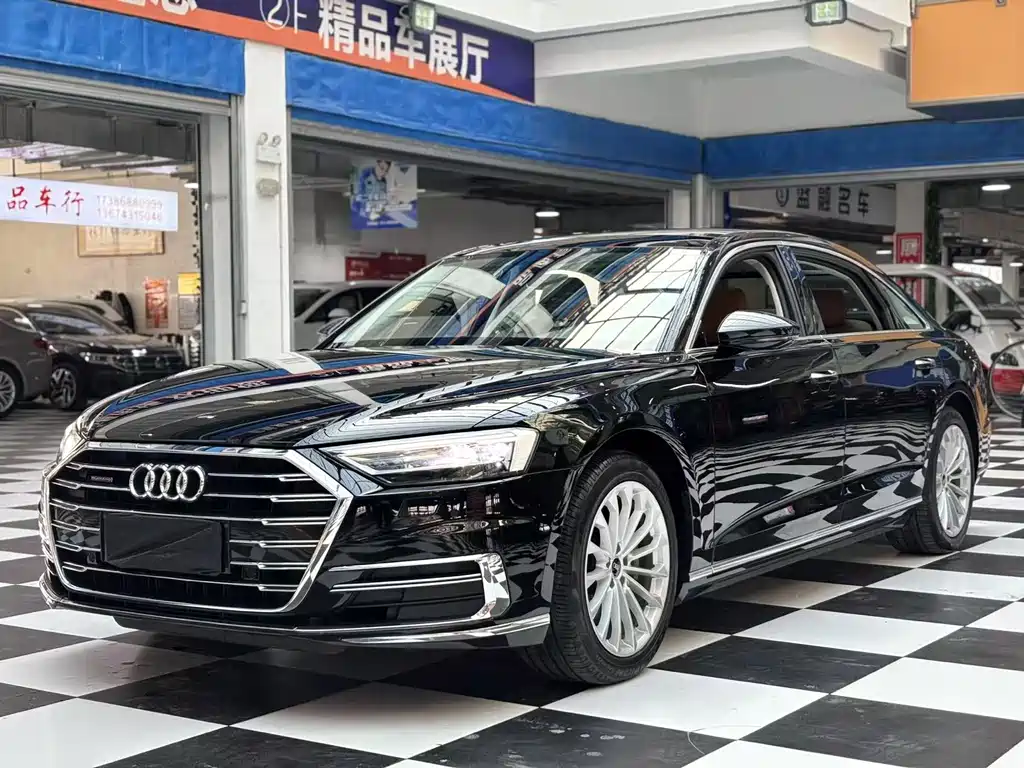 AUDI A8