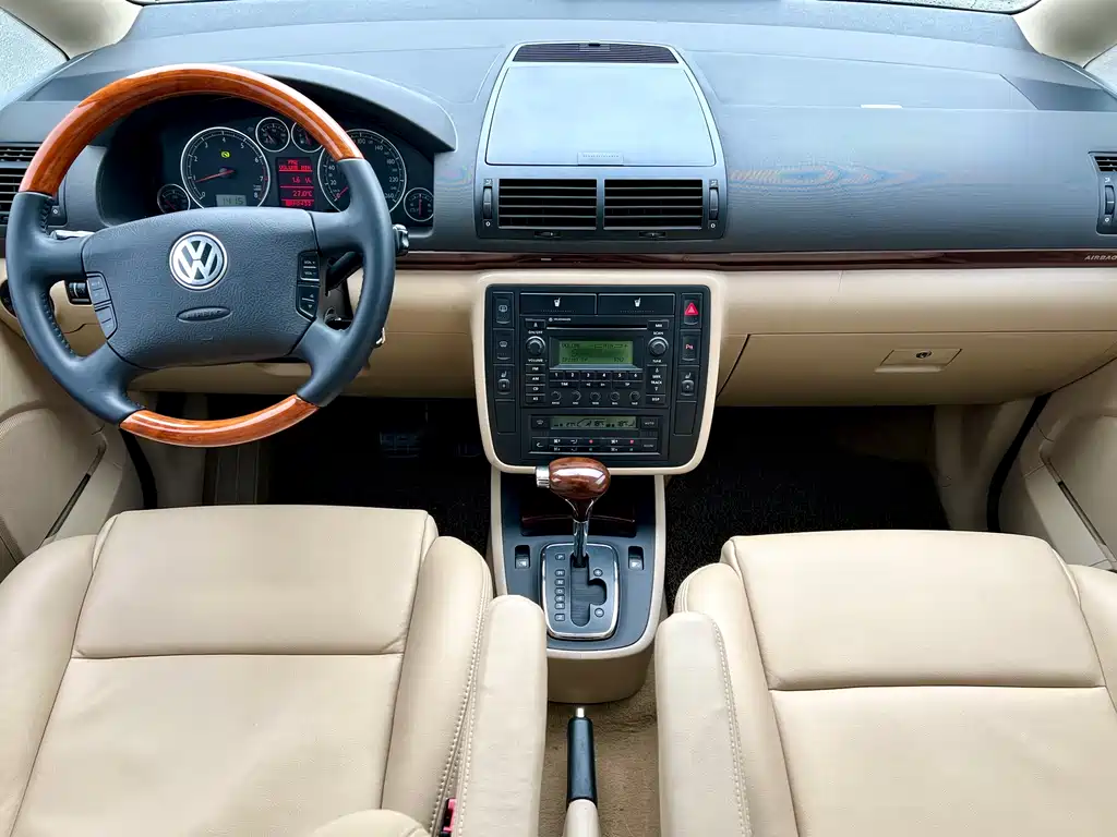 Volkswagen Xia 2004 1.8T AT