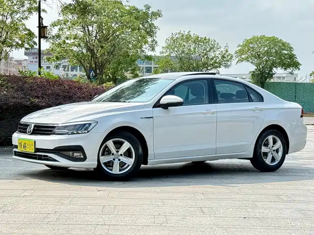 VOLKSWAGEN LINGDU 2022