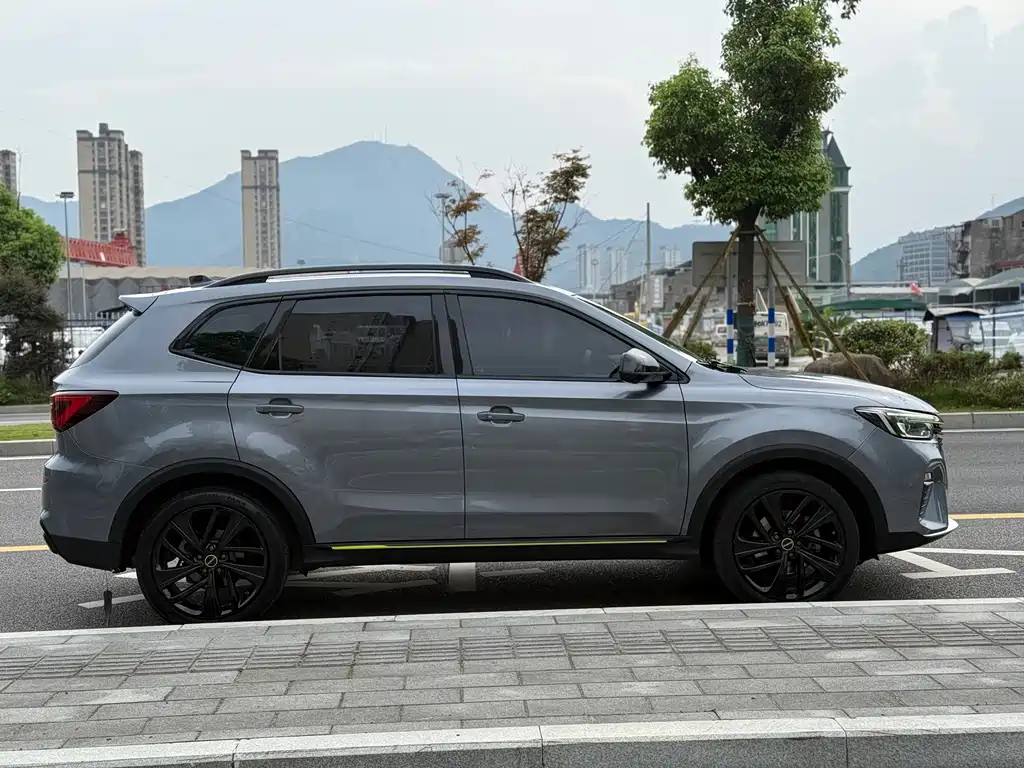 ROEWE RX5