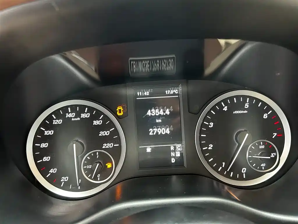 Mercedes-Benz Vito 2023 2.0T Elite 7 мест
