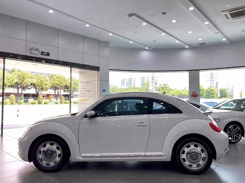 VOLKSWAGEN BEETLE
