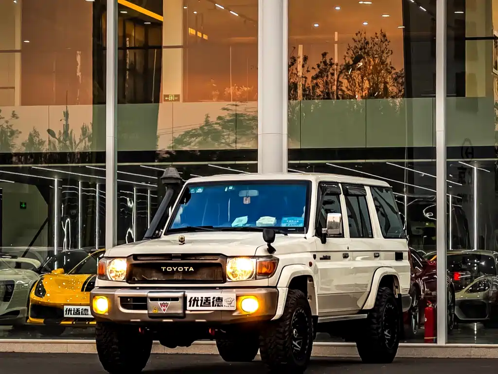 Toyota Land Cruiser 2012