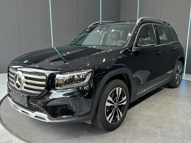 MERCEDES-BENZ  GLB 2024