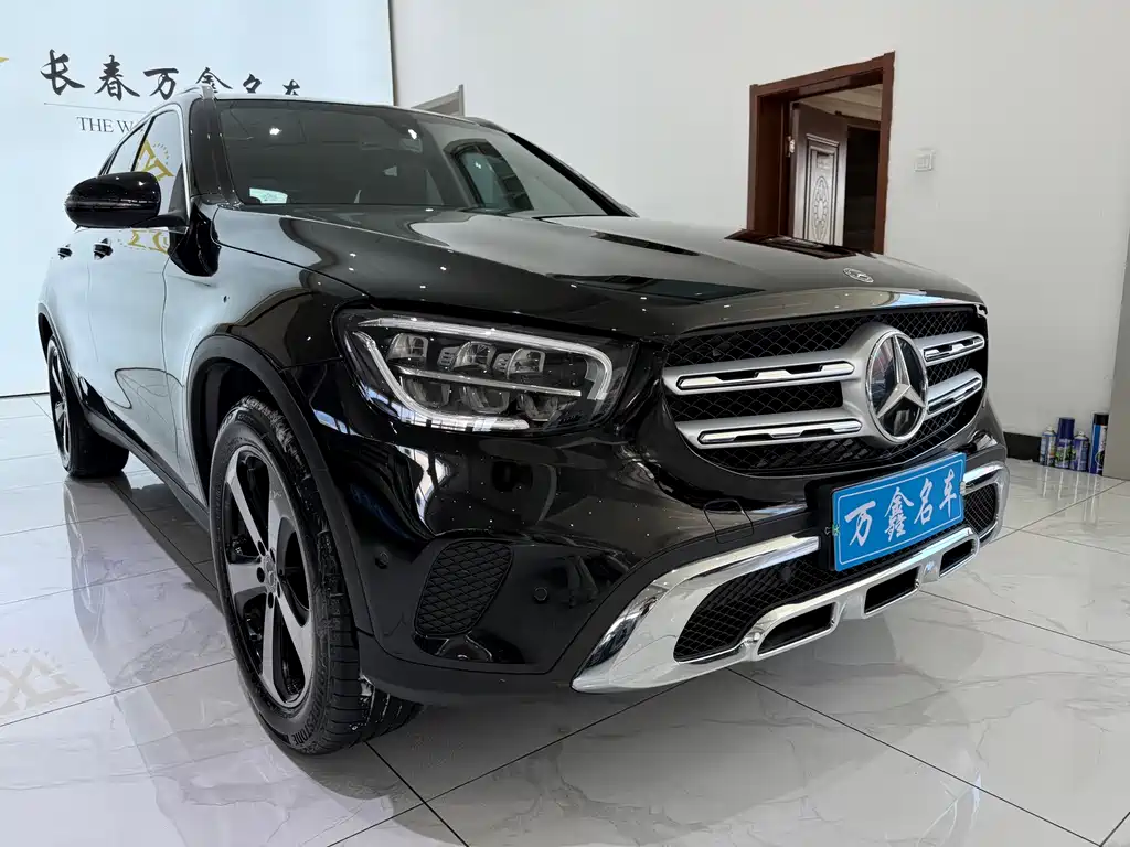 MERCEDES-BENZ GLC