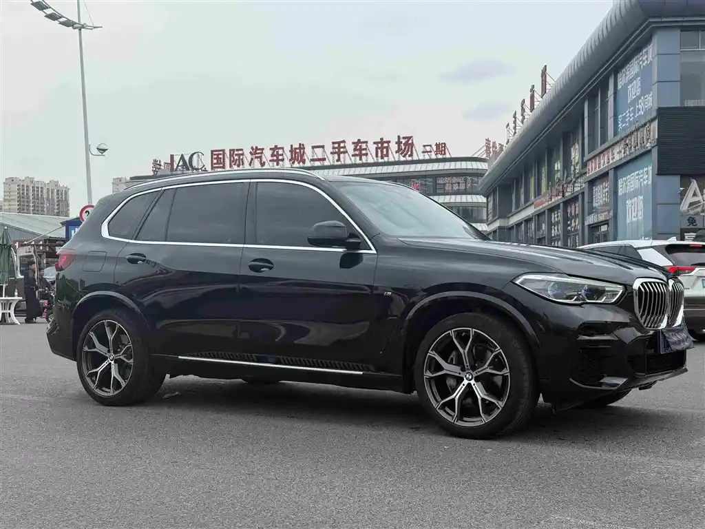 BMW  X5
