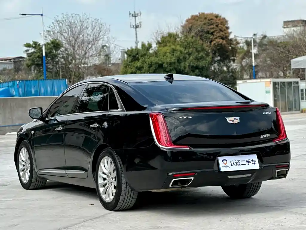 CADILLAC XTS