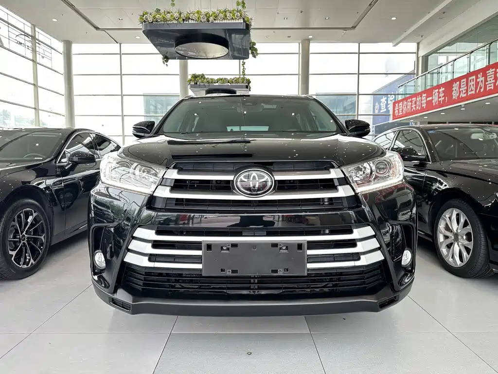 TOYOTA HIGHLANDER
