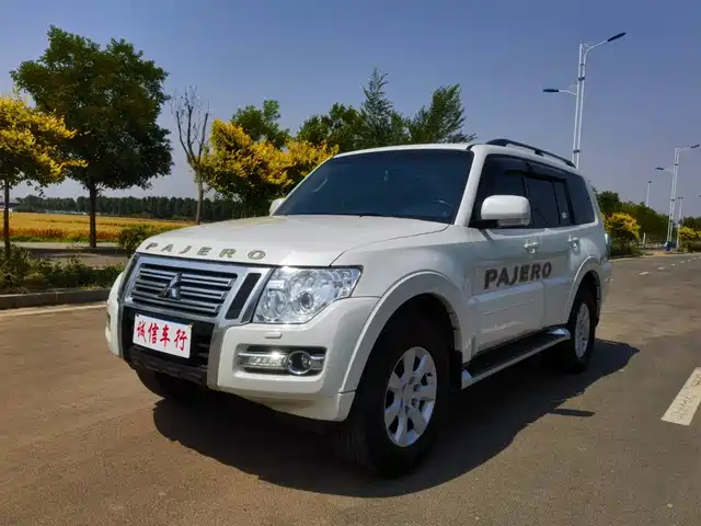 MITSUBISHI PAJERO 2019