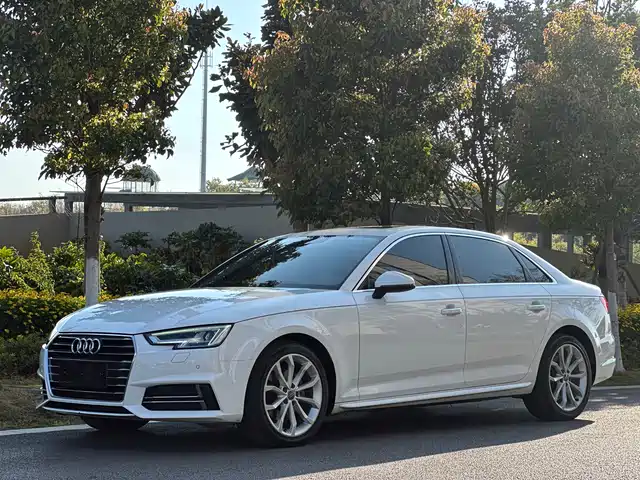 AUDI  A4L 2019