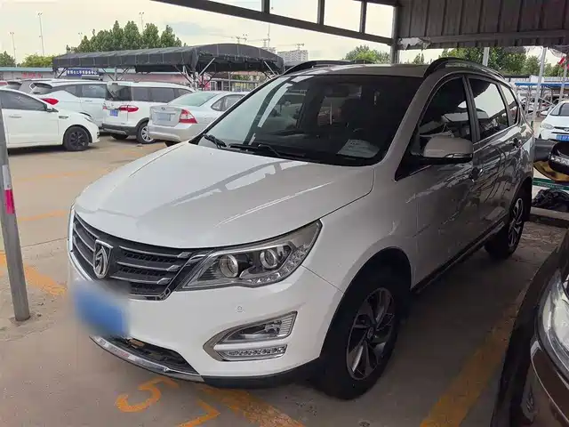 BAOJUN  560 2016