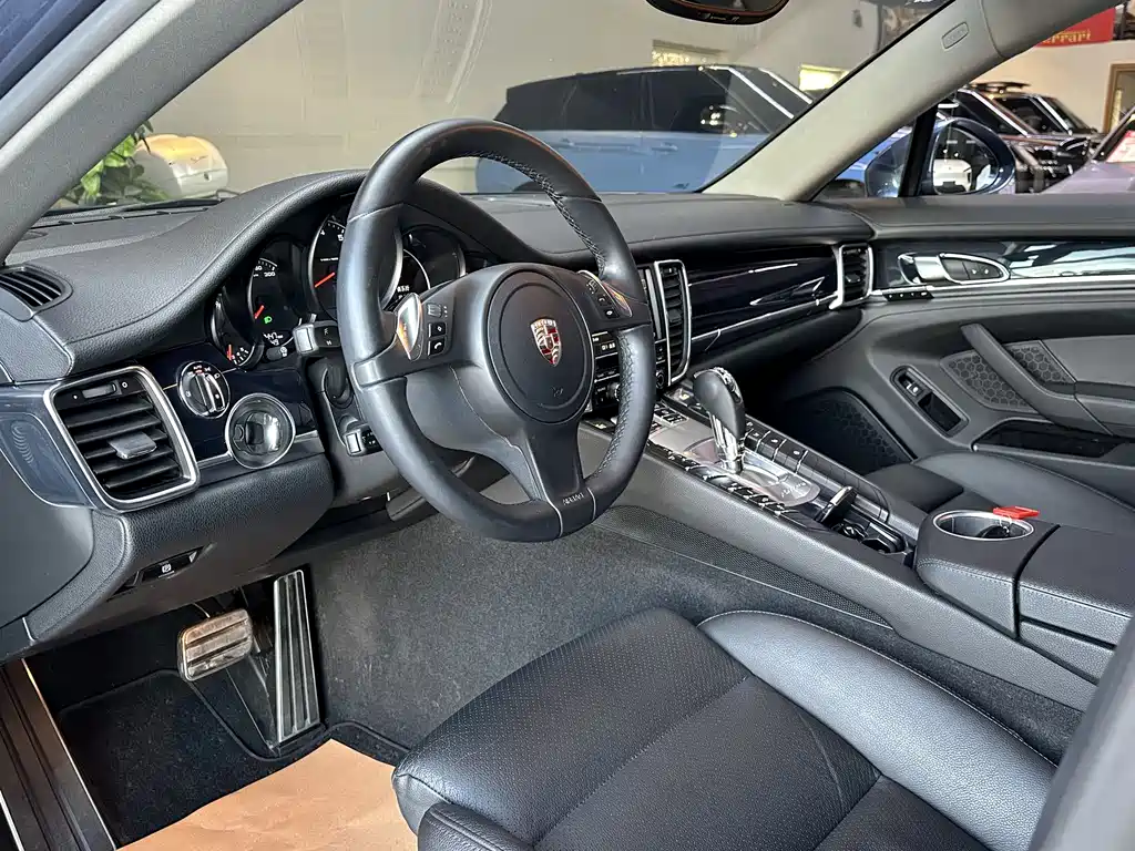 Porsche Panamera 2014 Panamera 4 3.0T