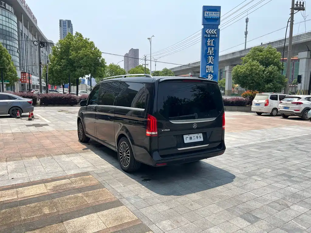 MERCEDES-BENZ V CLASS