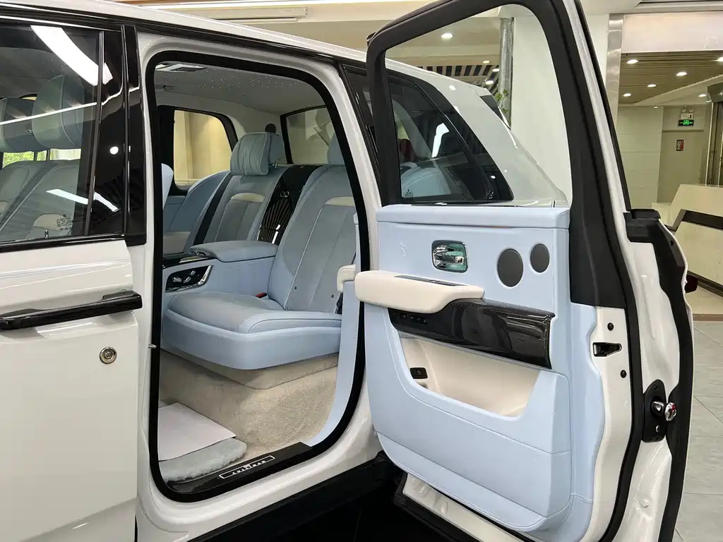 ROLLS-ROYCE CULLINAN