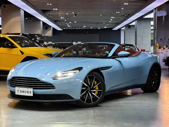 ASTON MARTIN DB11