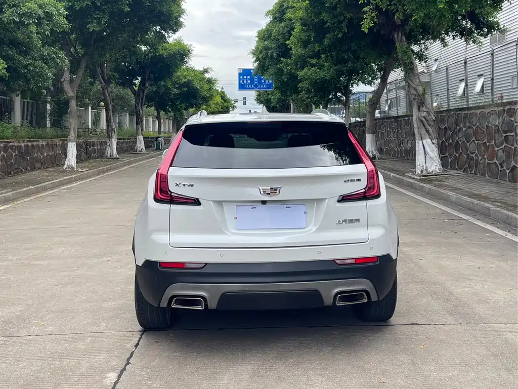 CADILLAC XT4