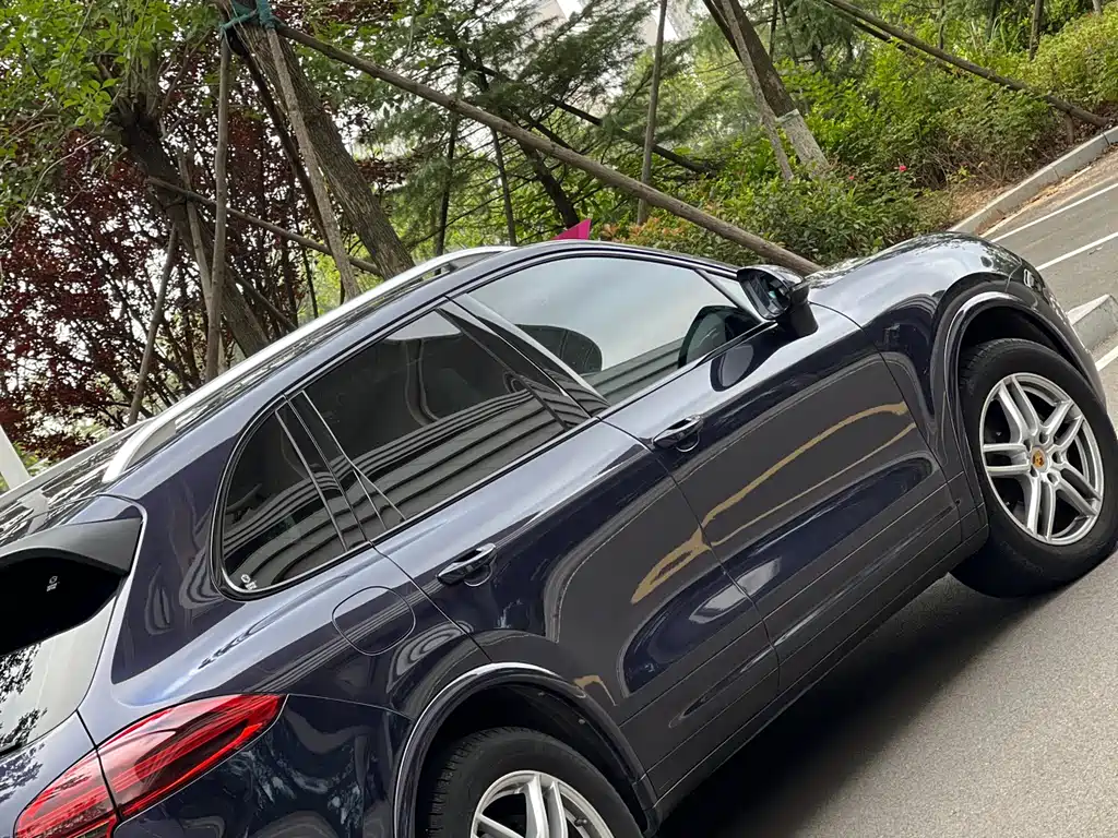PORSCHE CAYENNE