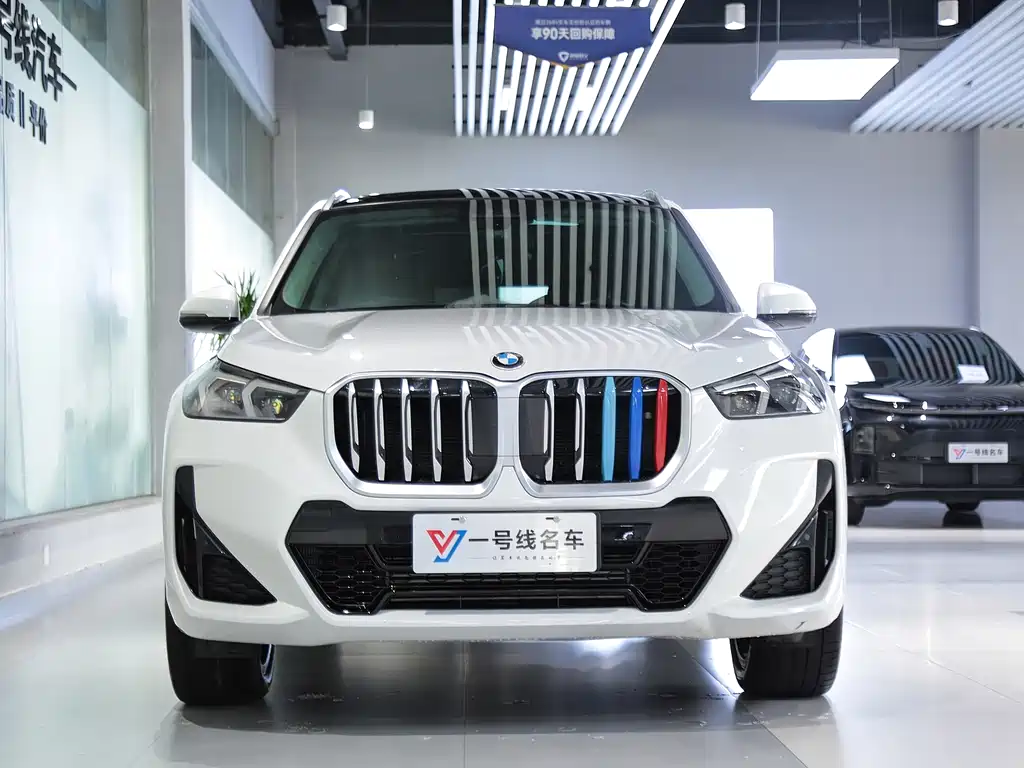 BMW X1 2023 года sDrive25Li версия M-спорта 22000 km 2023