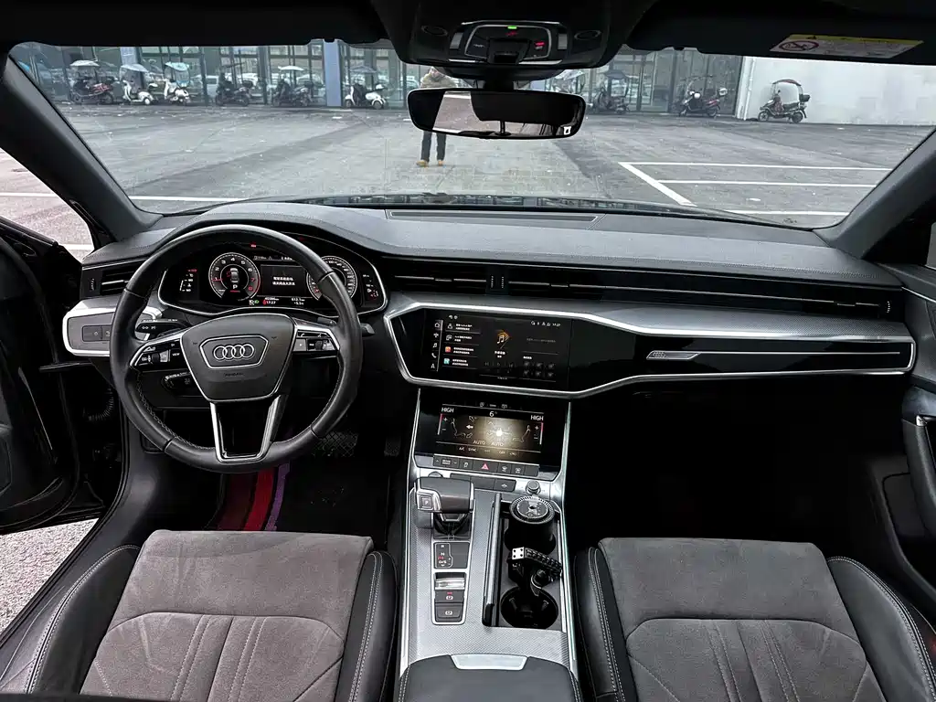 Audi A6L 2022 40 TFSI Luxury