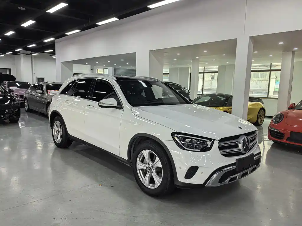 MERCEDES-BENZ GLC