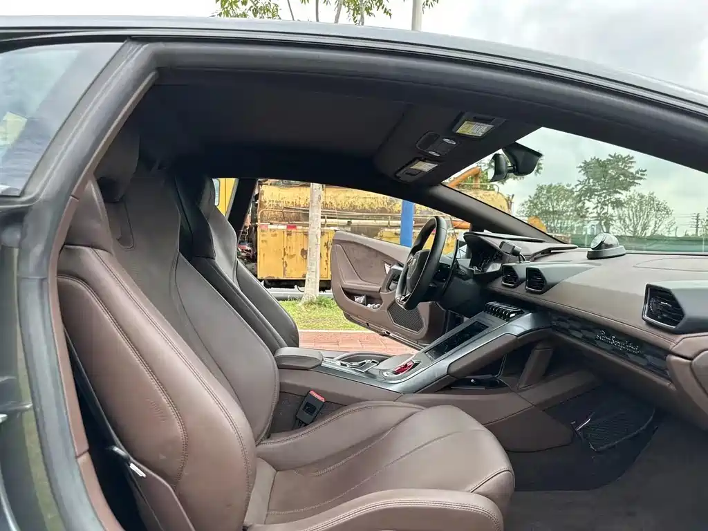 LAMBORGHINI HURACÁN