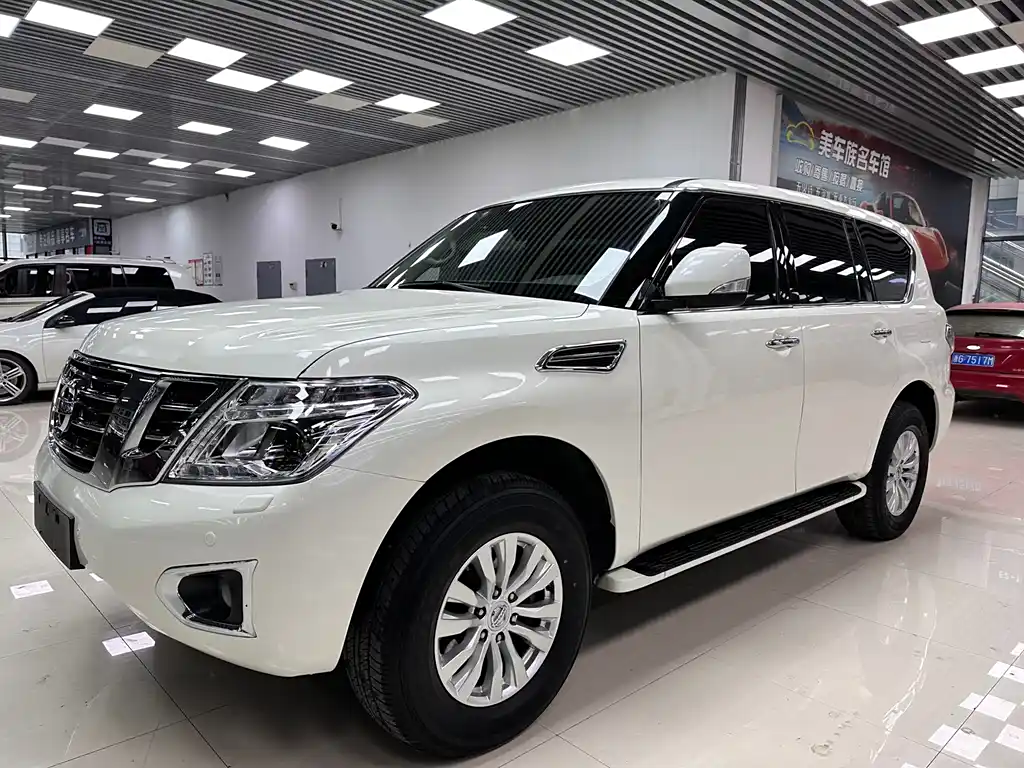 NISSAN TOURE