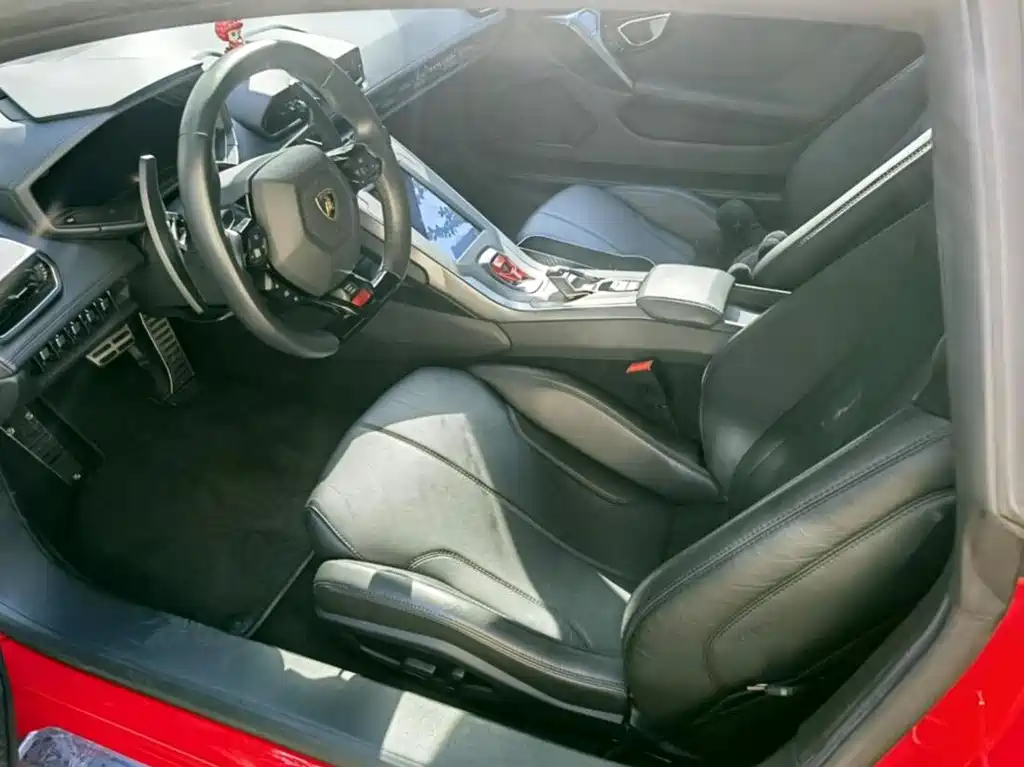 LAMBORGHINI HURACÁN