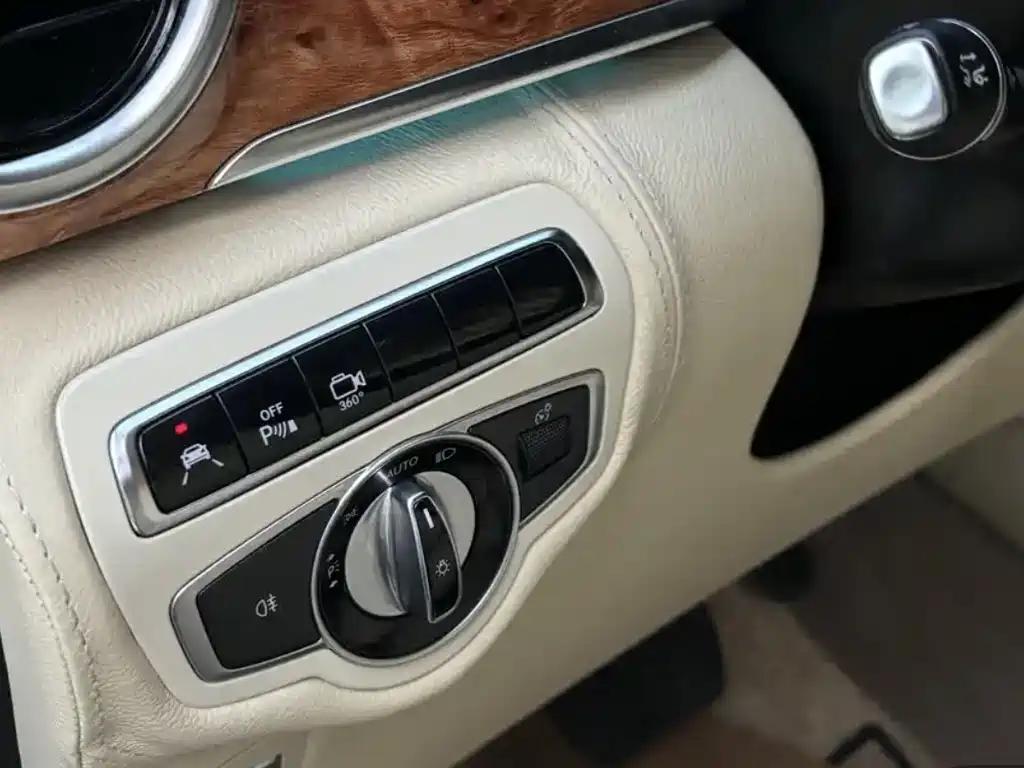 MERCEDES-BENZ V CLASS