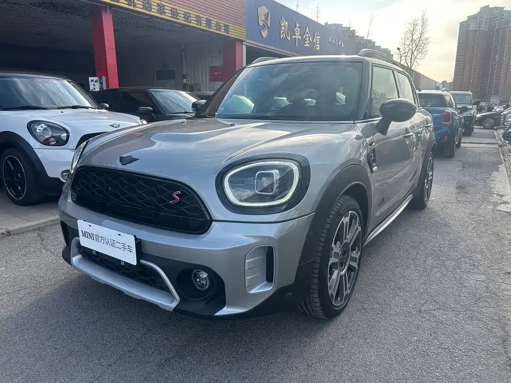 MINI COUNTRYMAN