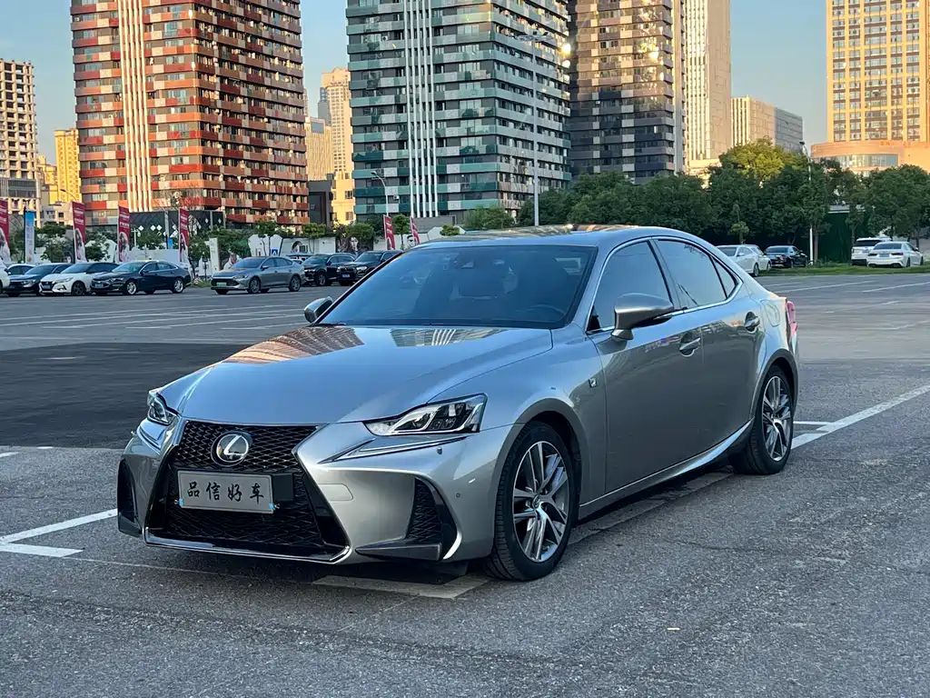 Lexus IS 2017