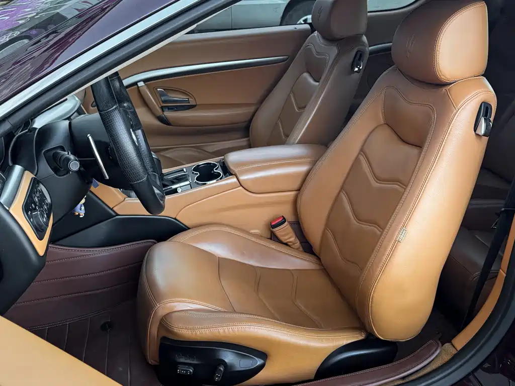 Maserati GranTurismo 2013 4.2L AT