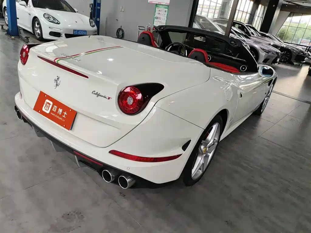 FERRARI CALIFORNIA T