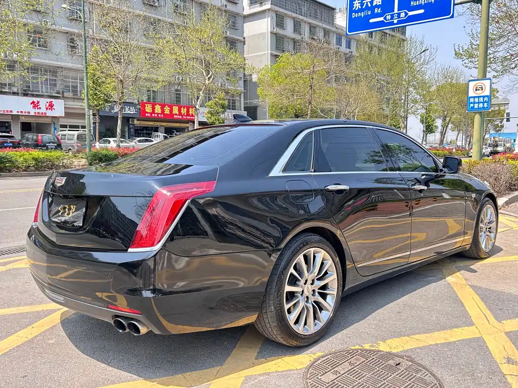 CADILLAC CT6