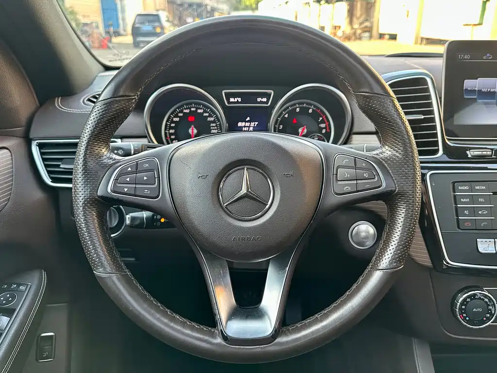 MERCEDES-BENZ GLE