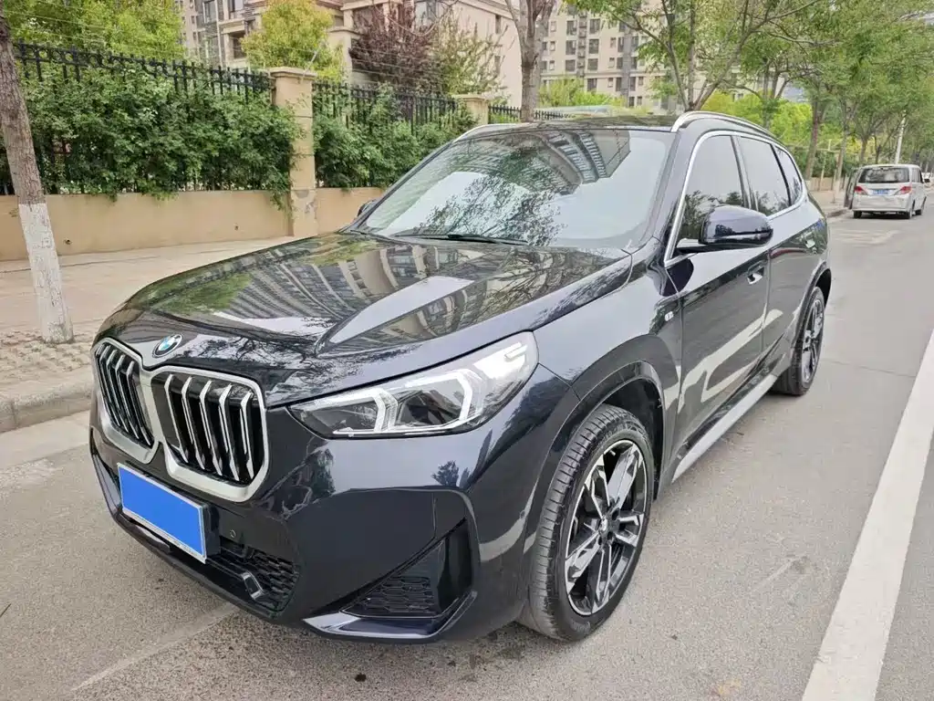 BMW X1 2024 года sDrive25Li версия M-спорта 12000 km 2024