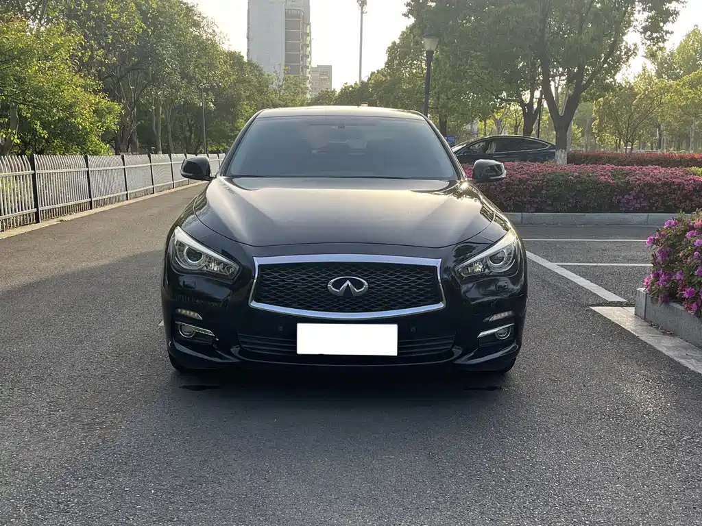 INFINITI  Q50L