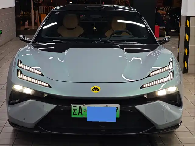 LOTUS SPORTS CAR EMEYA FLOWERS 2024