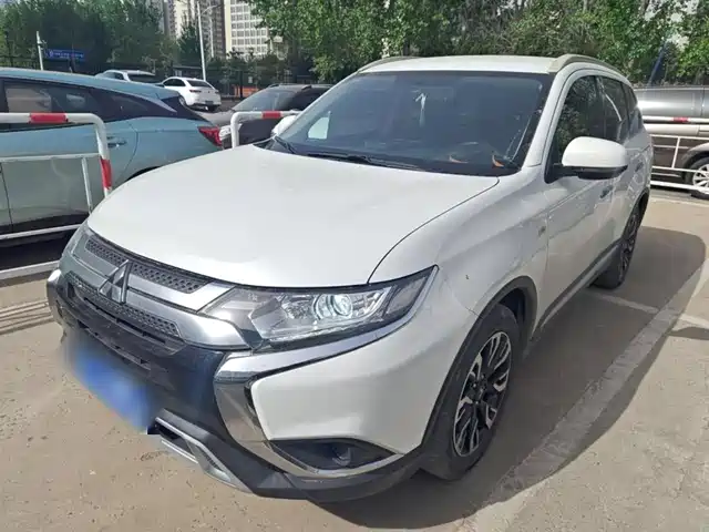 MITSUBISHI OUTLANDER 2021