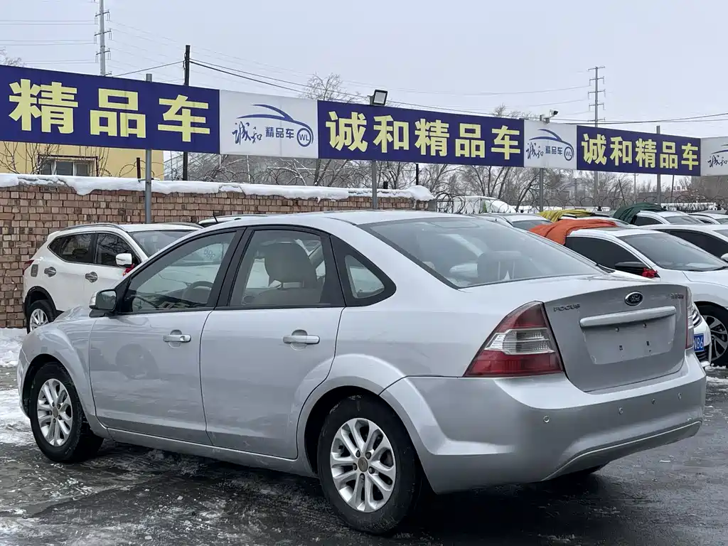 Ford Focus 2013 1.8L MT