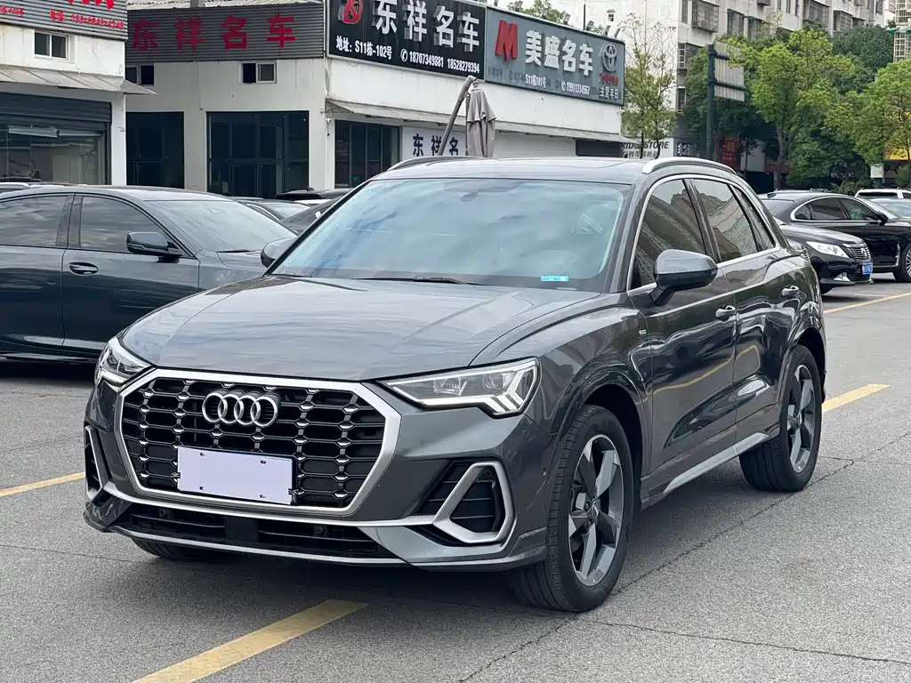 Ауди Q3 2021 года 35 TFSI Спорт версия 47000 km 2020