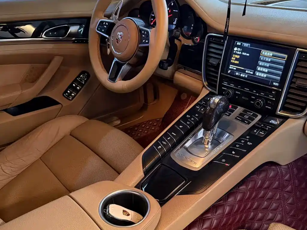 Porsche Panamera 2014 Panamera 4 3.0T