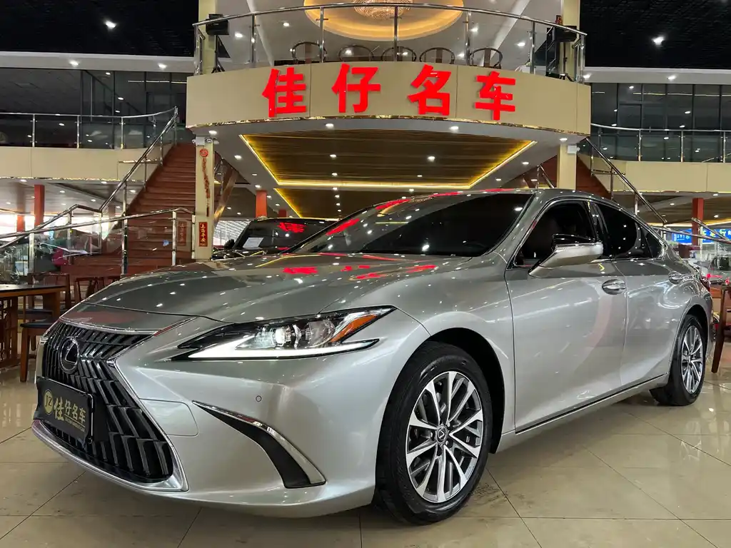 LEXUS  ES