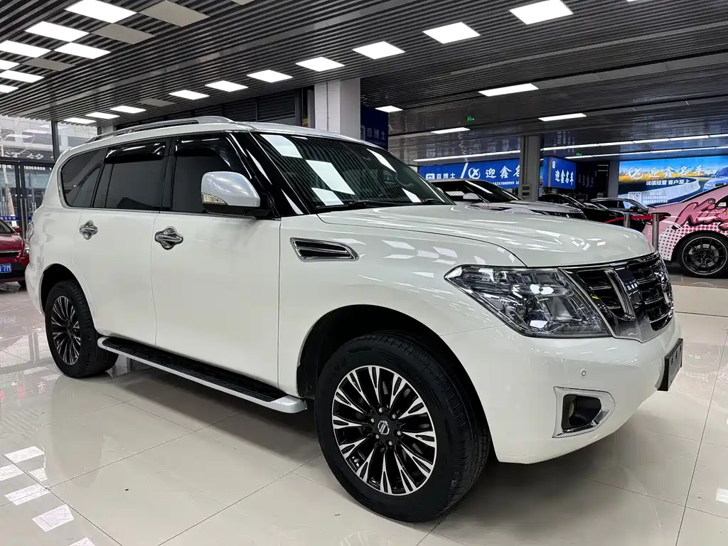 NISSAN TOURE
