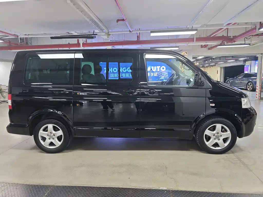 Volkswagen Caravelle 2008 3.2L AT