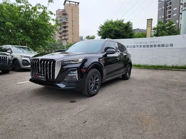 RED FLAG HONGQI HS5 2024